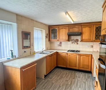 2 bedroom detached bungalow to rent - Photo 2