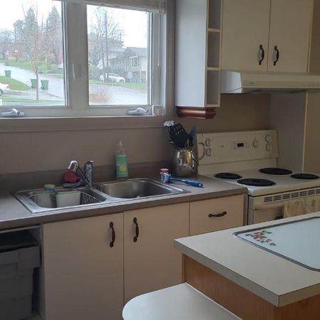 Libre rapidement Logement 3 1/2, près université - Photo 4