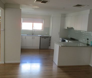 Available immediately - Photo 6