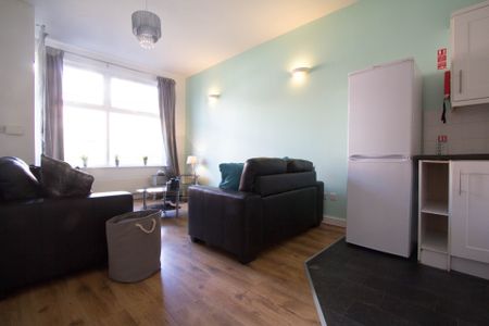 57 BEECHWOOD VIEW Leeds - LS4 2LP - Photo 3