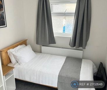 1 bedroom in a house share to rent - Photo 2