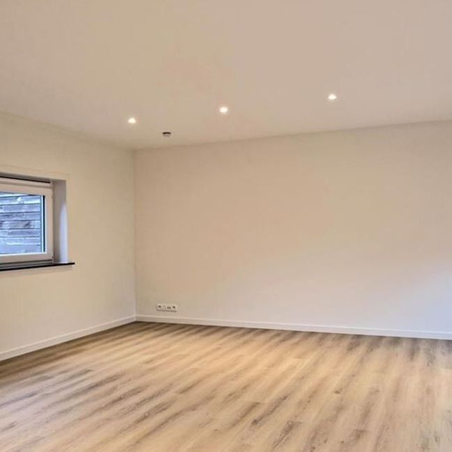 Appartement te huur in Péruwelz voor € 730 met 2 slaapkamers - Photo 1