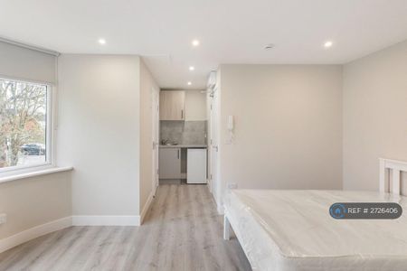 Studio to rent - Photo 5