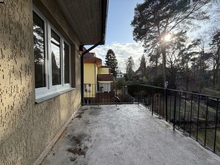 „Erstbezug nach Kernsanierung“ – Wunderschöne Balkonwohnung in grüner + ruhiger Lage ***Fischgrätenparkett***Duschbad*** - Photo 3
