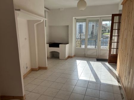 Location Maison 4 pièces 106m² BARBASTE 47230 - Photo 4