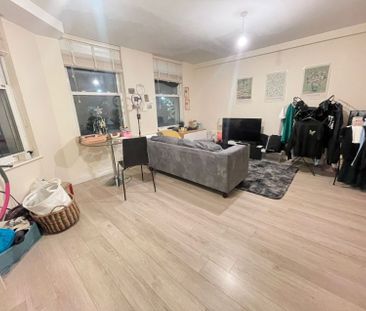 Holloway Road, London - Photo 3