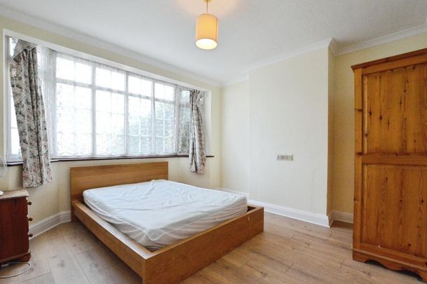 1 bedroom in a house share to rent - Photo 1