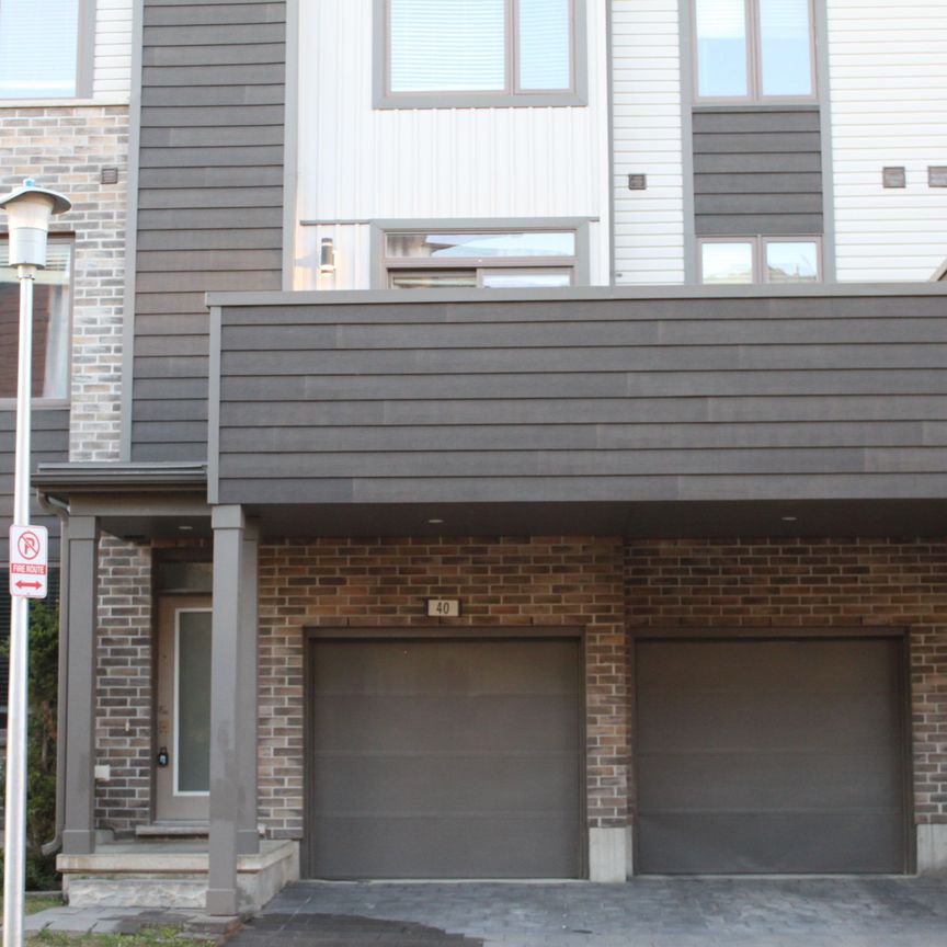 For Lease - 1960 Dalmagarry Road Unit# 40, London North, Ontario - Photo 1