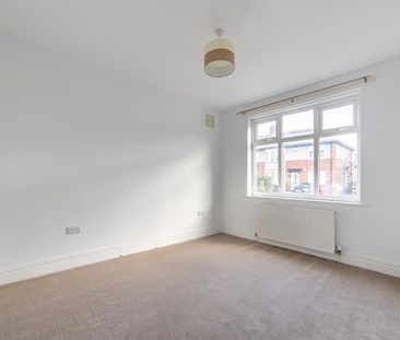 2 bed flat to rent in Ferndene Grove, High Heaton, NE7 - Photo 5