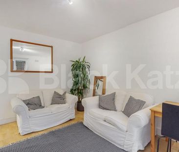 Generously Sized 4-Bedroom Home Moments from Camden & King’s Cross - Photo 2