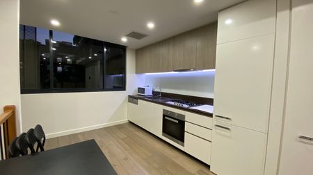 Split floor North facing 2 Bedroom Apartment in Waterloo near Zetland - Photo 3