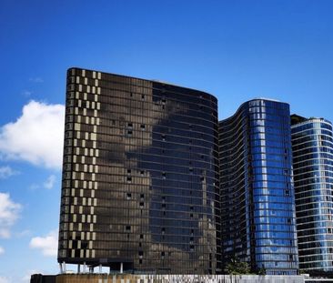 1Bed 1Bath + 1Study + 1Car Penthouse with Stunning City Story Bridg... - Photo 4