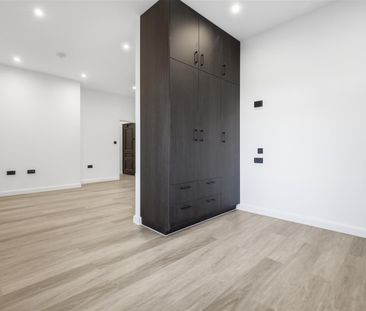 Headgate, Colchester - Photo 1