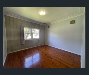 Family Home in Prime Location - Photo 2