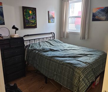 Superbe 3 ½ près du Cégep Limoilou Août demi sous-sol - Photo 1