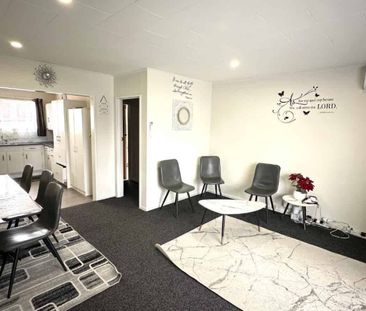 Private retreat on Phillip Street - Photo 3