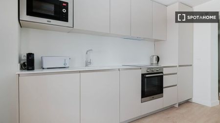 2 room luxury Flat for rent in Madrid, Spain - Photo 5