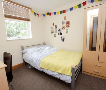 6 bedroom house to rent - Photo 2