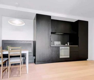 Immaculate fully furnished apartment with amazing view - Photo 6