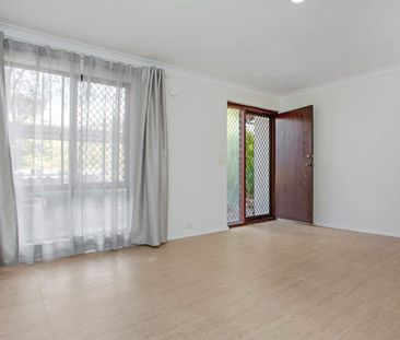 CUTE & COSY 2 x 1 TOWNHOUSE! - Photo 2