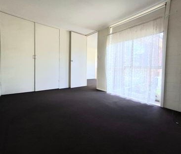 Bright 2 Bedroom Unit - Photo 3