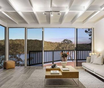 Stunning 3 Bedroom House with Water Views - Photo 6