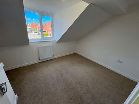 Crown Gardens, Mansfield, NG19 - Photo 2