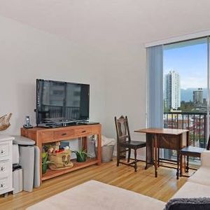 Beautiful bright and cozy 1 bedroom in English Bay - Photo 2