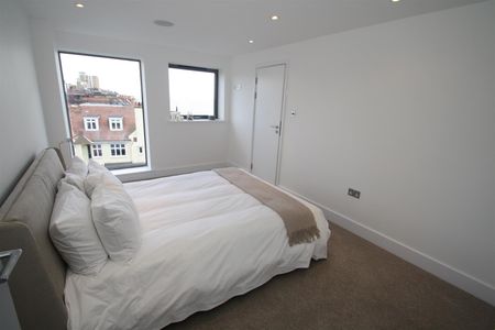 The Leas, Westcliff-On-Sea - Photo 5