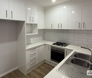 Spacious Townhouse in a Convenient Albion Park Location - Photo 3