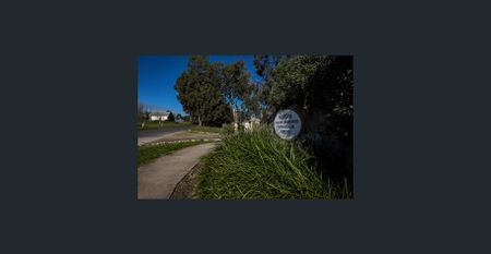 The Ideal Blend of Comfort, Space and Location - Photo 2