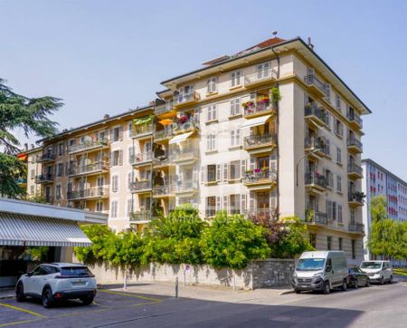 Appartement de 4 pièces traversant au 5ème étage - Foto 2