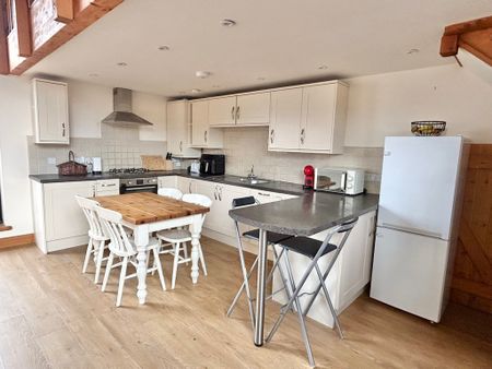 2 bedroom Two Bedroom Barn Conversion to rent - Photo 5