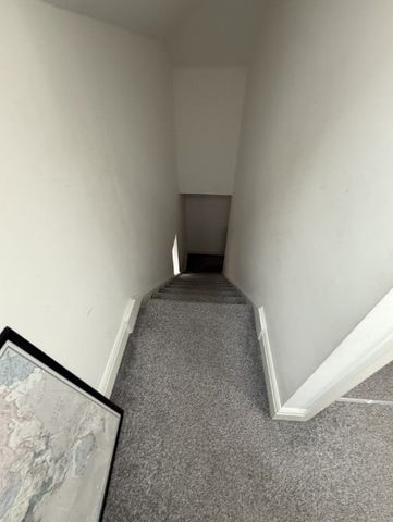 3 Bed Semi-Detached House, Norbury Avenue, CR7 - Photo 4