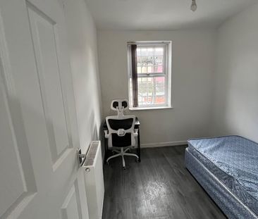 3 Bed Terraced House, Prior Street, L20 - Photo 5