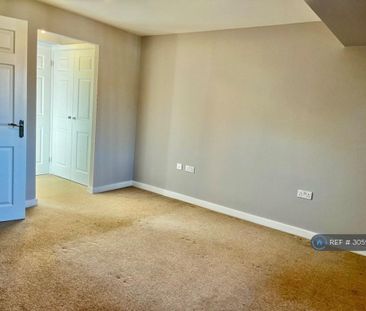 3 bedroom terraced house to rent - Photo 3