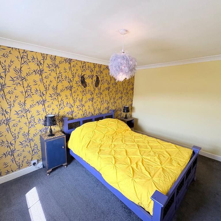 3 bedroom semi-detached house to rent - Photo 1