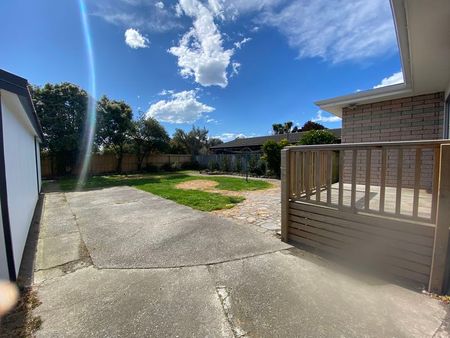 5 Prestons Road, Redwood - Photo 2