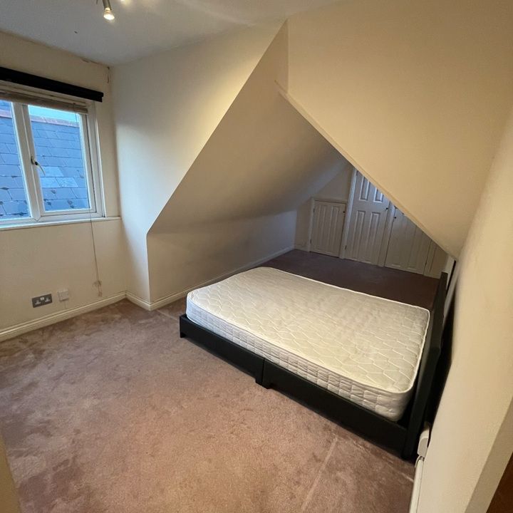 1 Bed Flat, Thornbury Avenue, SO15 - Photo 1