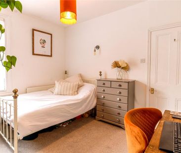 2 bedroom terraced house to rent - Photo 3