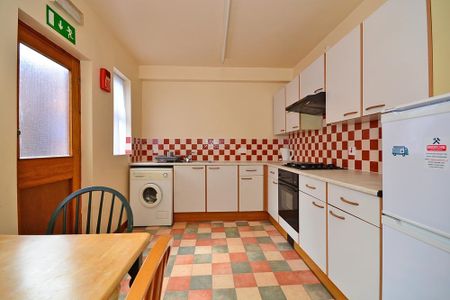 Flat 2, 8 Dunluce Avenue - Photo 4