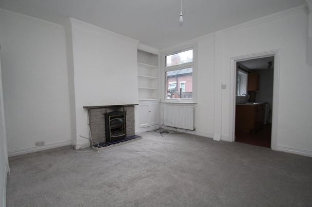4 bedroom terraced house to rent - Photo 1