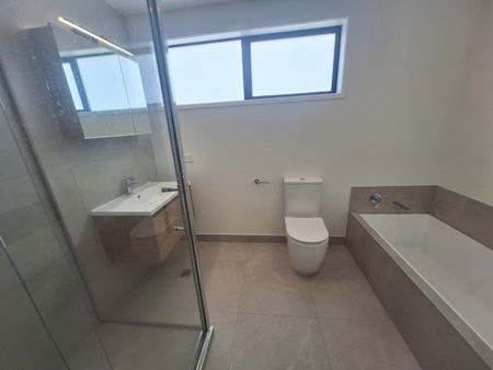 Modern Living - Photo 2