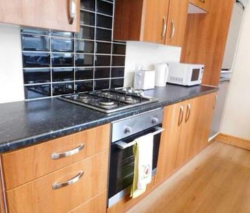 2 bedroom terraced house to rent - Photo 4