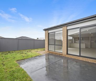 31 Cavan Grove, Alfredton VIC 3350 - Photo 1