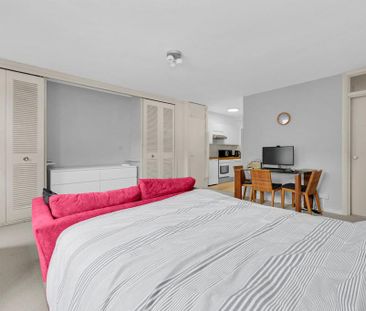 Studio to rent - Photo 2