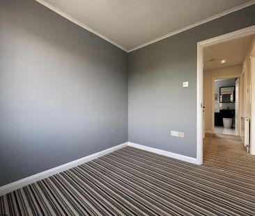 4 bedroom detached house to rent - Photo 4