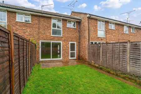 3 bedroom terraced house to rent - Photo 2