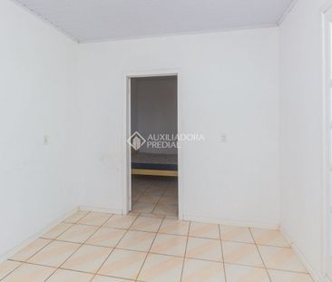 Casa com 3 quartos e 310m² para alugar em Rubem Berta, Porto Alegre. - Foto 4