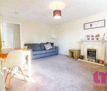 Sewell Close, Chafford Hundred, RM16 - Photo 2